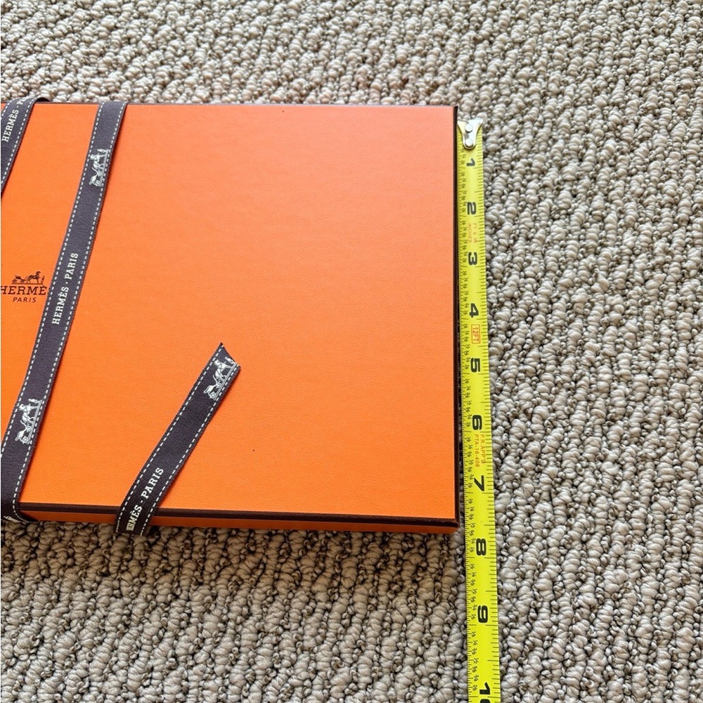Hermes box, bag, and ribbon - Picture 4 of 6